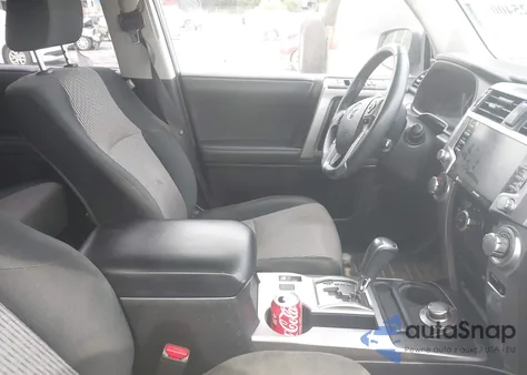 2021 Toyota 4Runner Sr5 z USA, uszkodzony, nr VIN JTEMU5JR0M5942926